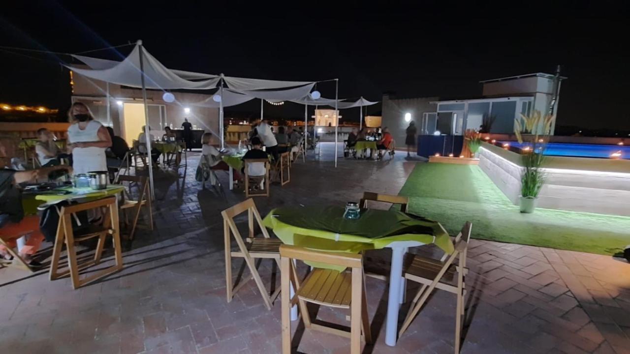 Hotel Fonda Neus Сан-Садурни-д'Анойя Экстерьер фото