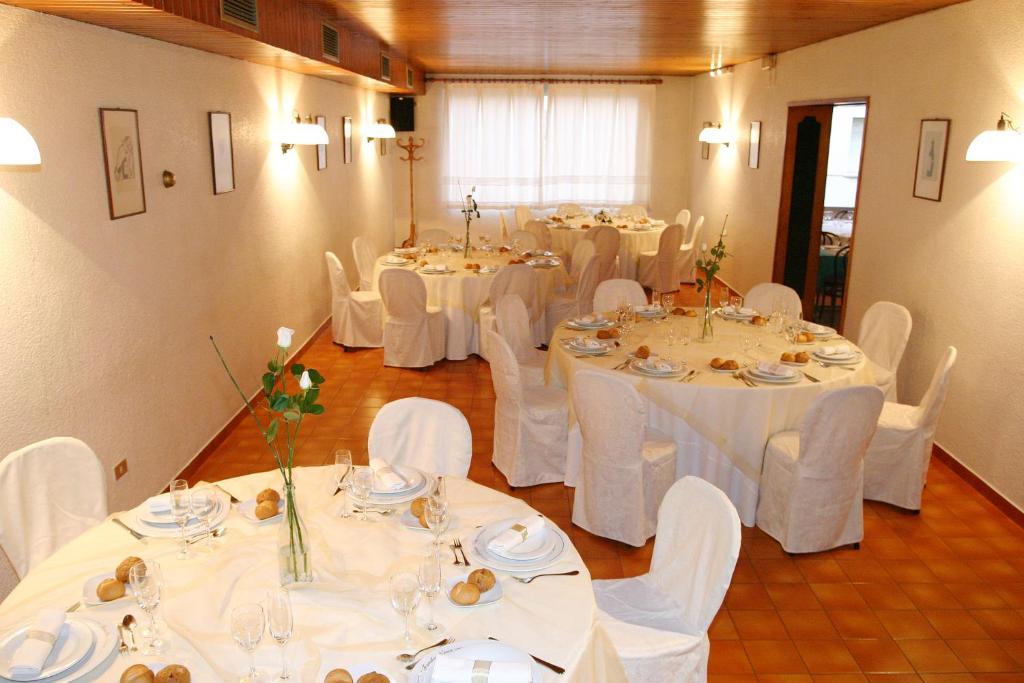 Hotel Fonda Neus Сан-Садурни-д'Анойя Экстерьер фото