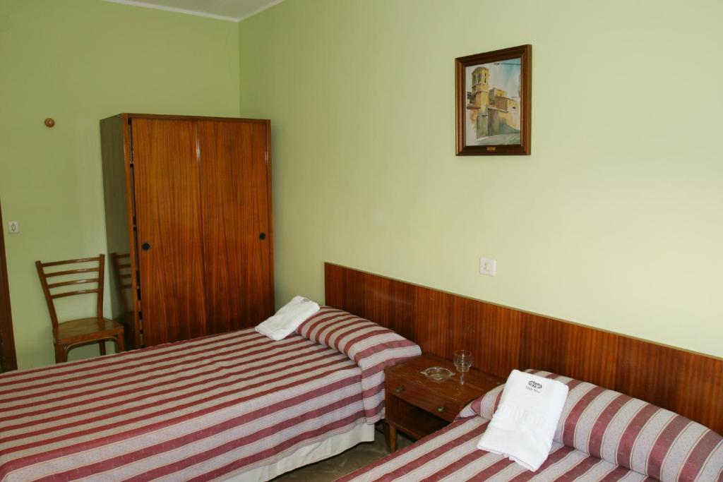 Hotel Fonda Neus Сан-Садурни-д'Анойя Экстерьер фото